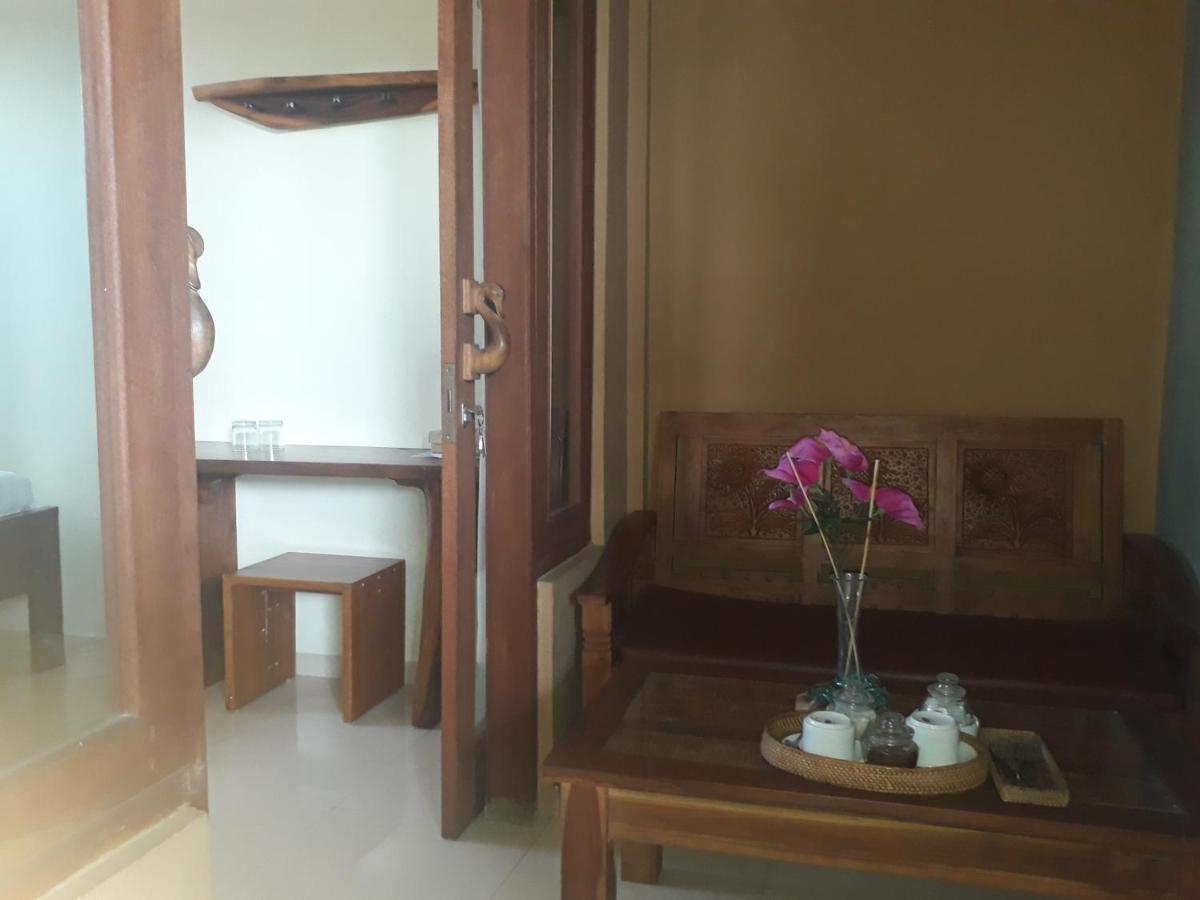 Adi House Guest house *